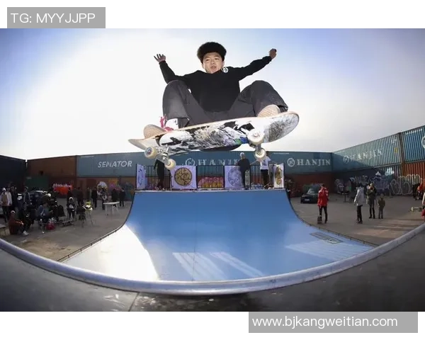 赵丽亲授滑板技巧与心得分享助你轻松入门与提升滑板水平